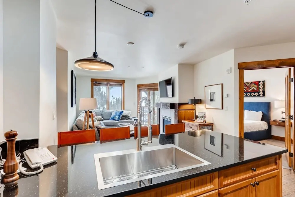 The Springs Premier 2 Br/2 Bath- Walk To Slopes 2 Bedroom Condo