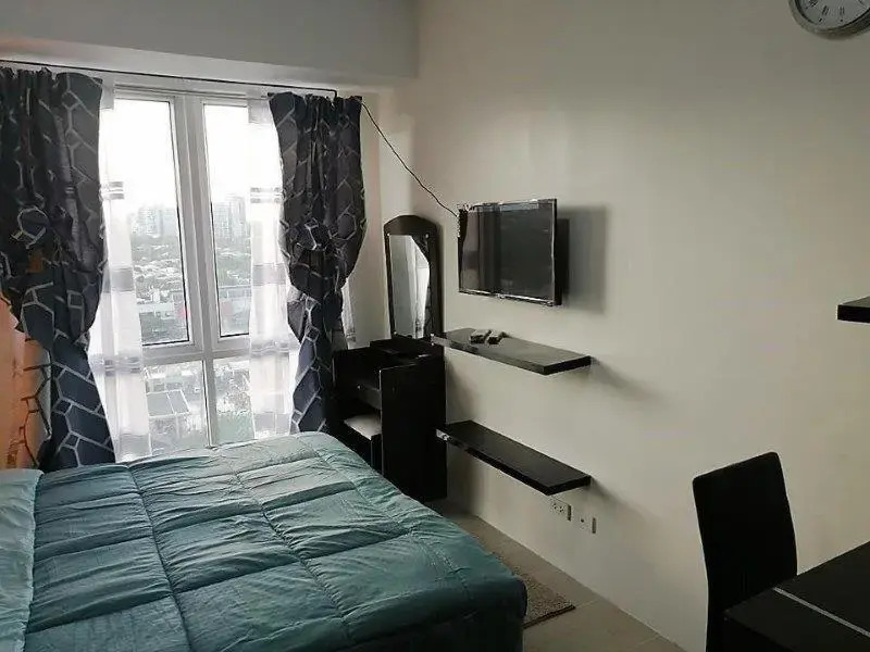 Studio Condominium - Short and Long Term Staycation