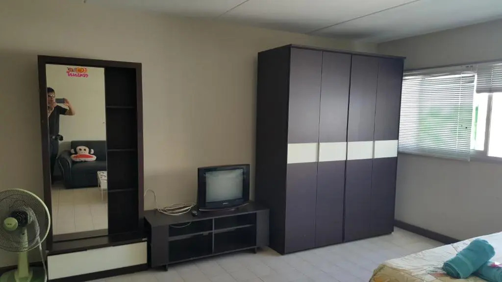 Popular Condo by Jintana