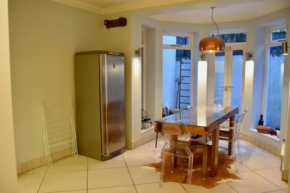 Stylish 2 Bedroom Flat In Putney