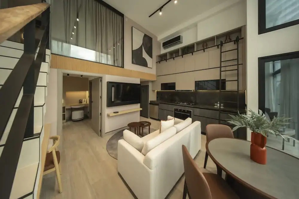Luxury 2br Apt Pool Access