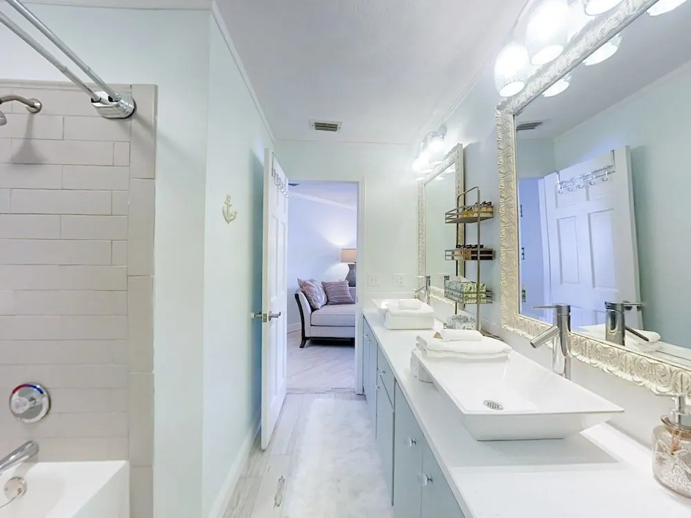 8730 Thomas Dr Condo Unit 1304A
