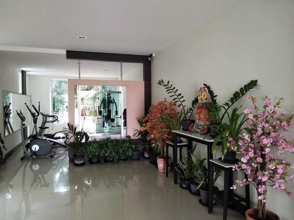 Siri Service Apartment