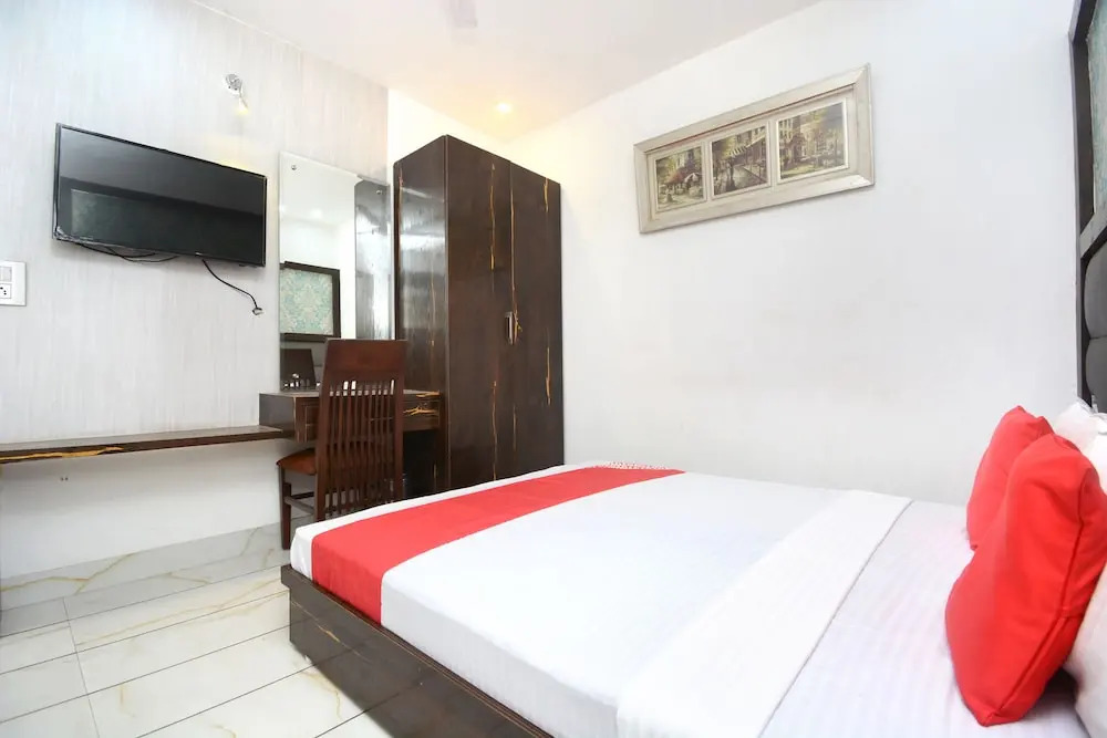 Oyo 30999 Hotel Vaishno