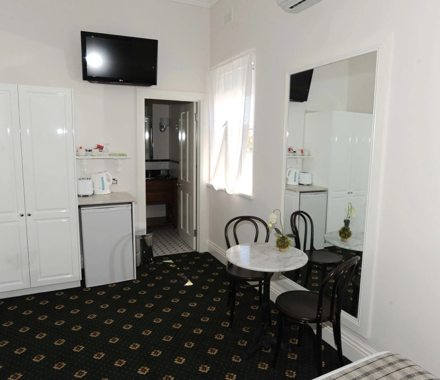 Yarrawonga Hotel