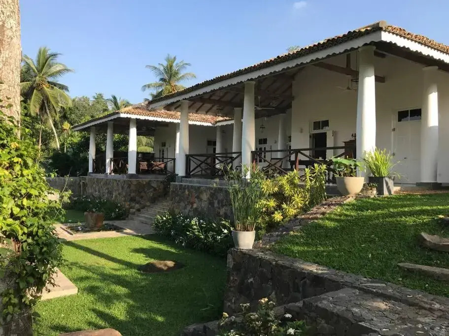 Etamba House