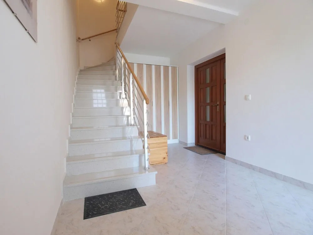 Apartment 1611