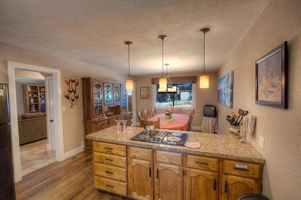 Fernandez Hideaway by Lake Tahoe Accommodations