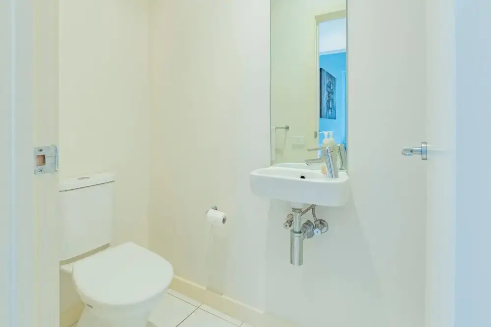 3 Bedroom Condo - Access to Pool Torquay