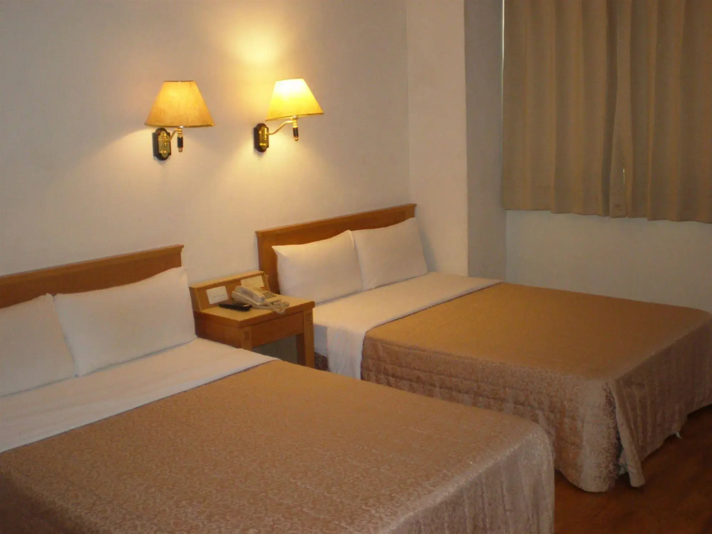 金馬大飯店 Riverside Hotel