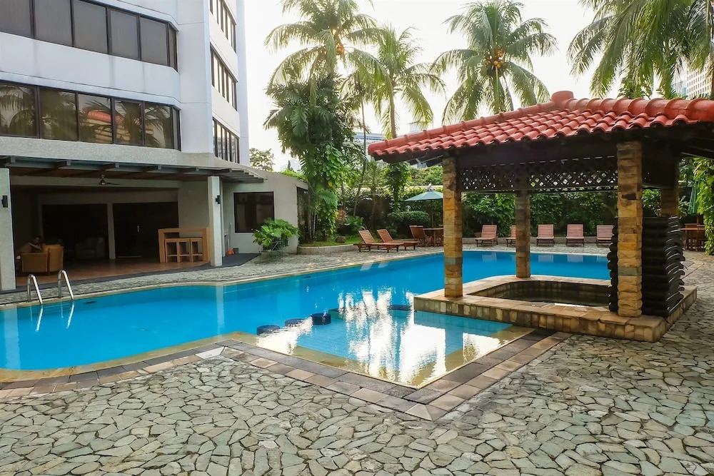 3 Bedrooms Luxury Senopati SCBD Apartment by Travelio