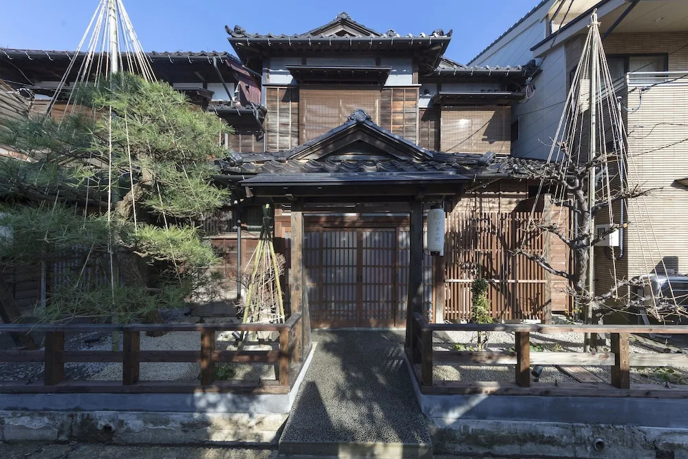 Hikoso-machi Kin no Ma