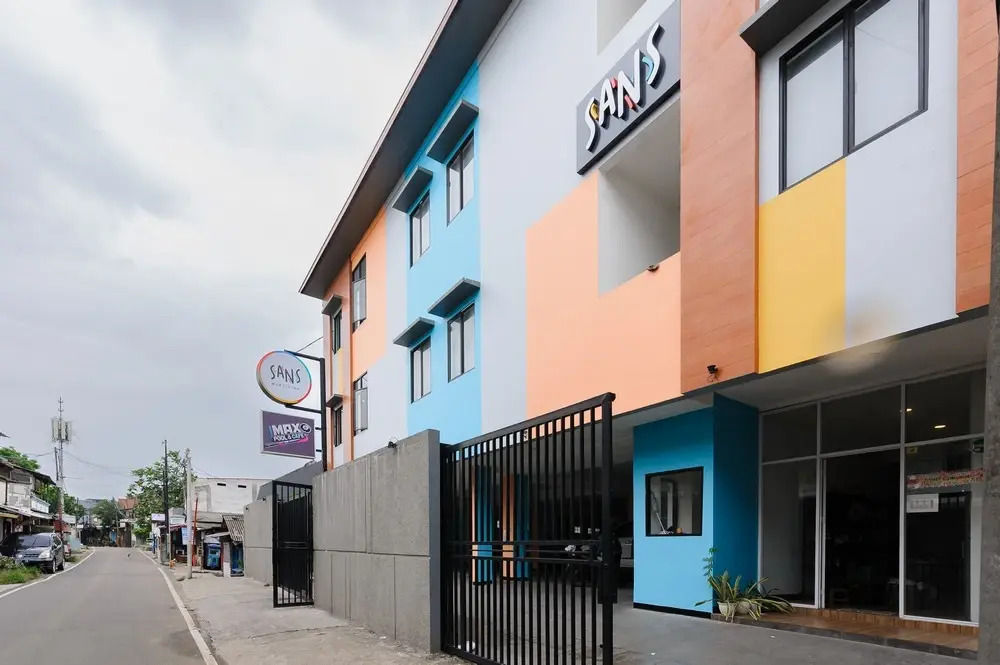Sans Hotel Max Living Cengkareng