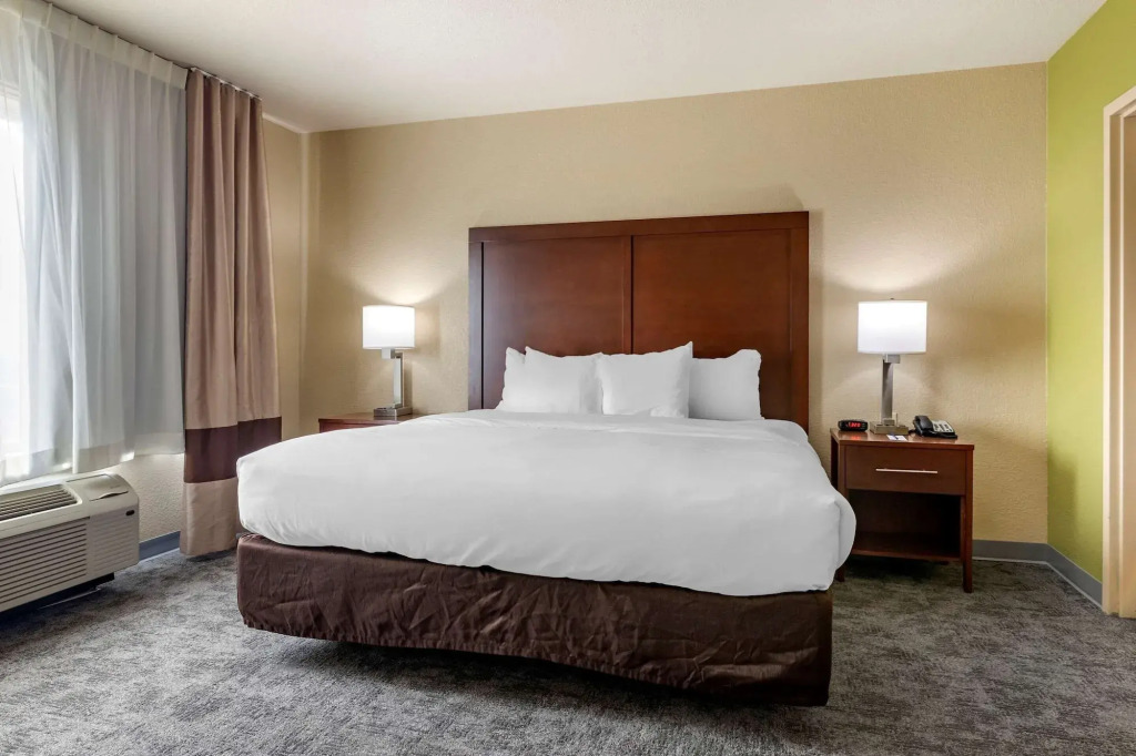 Simmons Suites