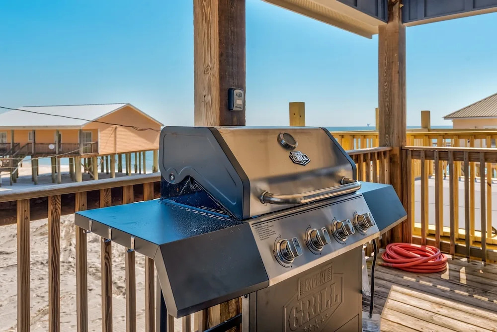 Island Escape - Gulf Access And Pet Friendly - Plus Amazing Views From The Crows Nest! 5 Bedroom Home by RedAwning