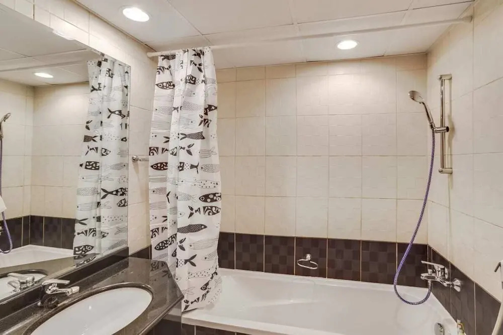 Spacious & Bright Apt In Marina, Sleep 6!