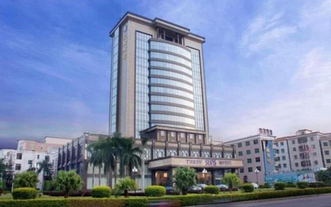 Huizhou Three Suns Hotel