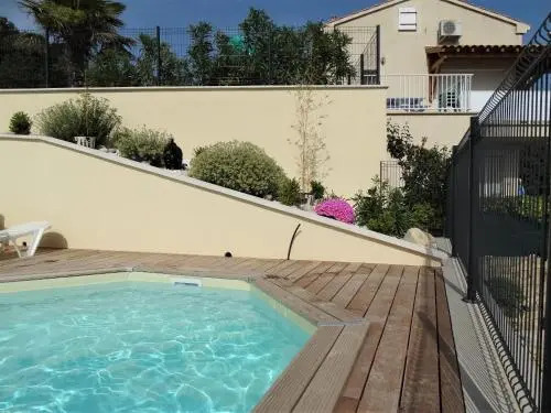 Gîtes Sassone, piscine, jacuzzi et vue mer panoramique sur Ajaccio