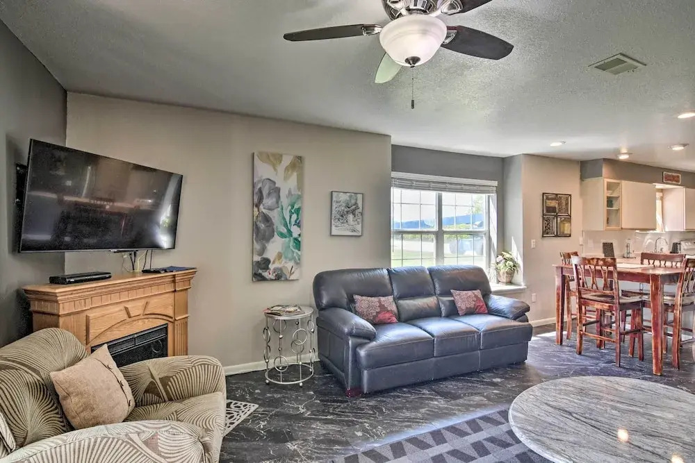 Holiday Hills Resort Condo w/ Hot Tub Access
