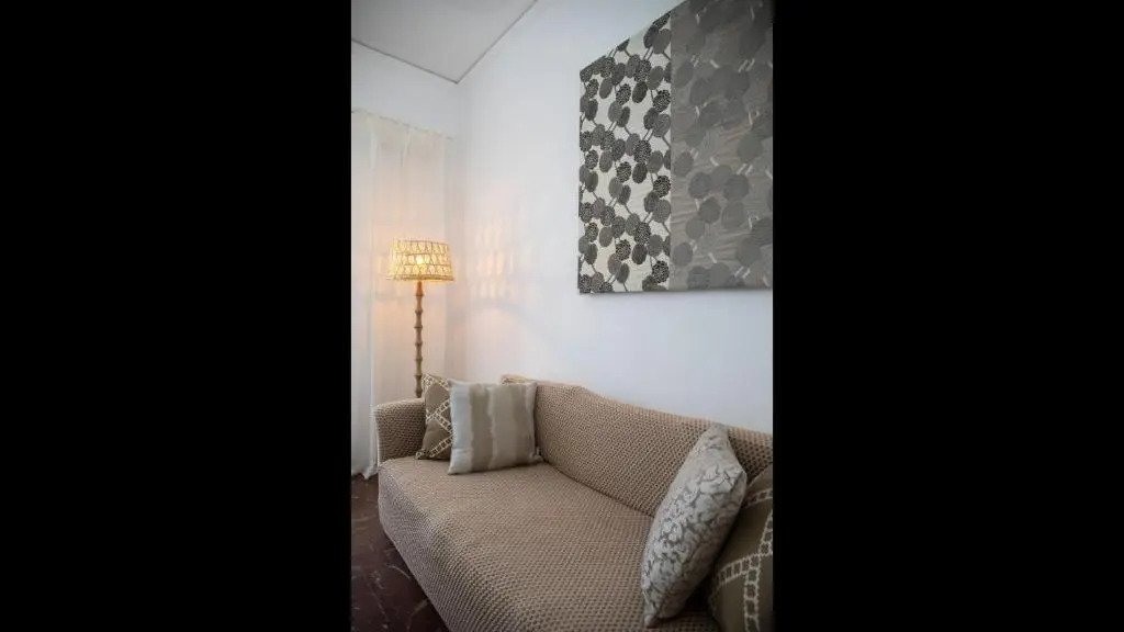 "aretis Apartment"- At The Foothills Of The Castle