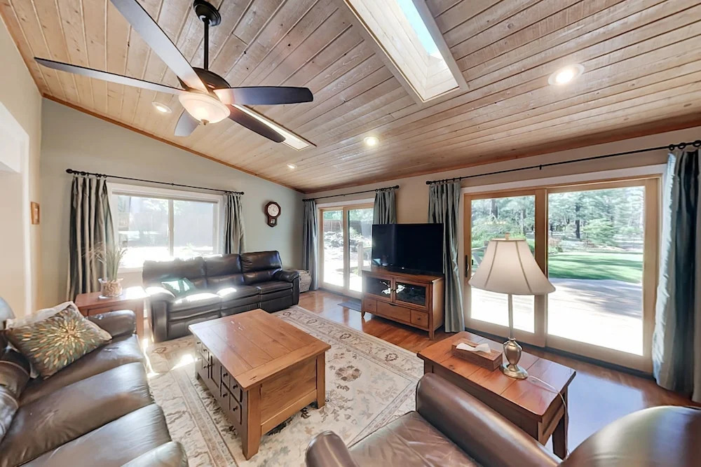 Coconino S Home W/ Hot Tub - Near Snowbowl! 5 Bedroom Home