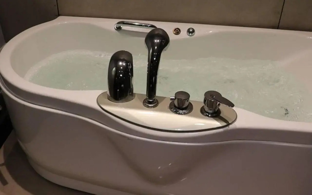 Hotel Welcome, VIP Road Vesu