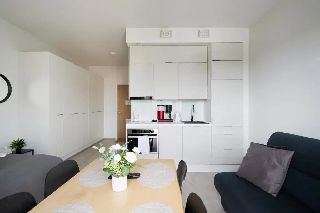 7.kerroksen huoneisto, Wifi + 24/7 check in