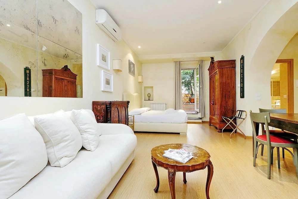 Conservatorio Studio Apartment
