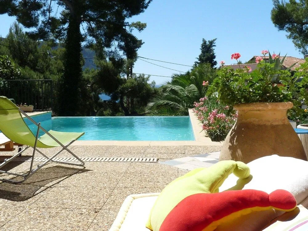 Cassis Hostel
