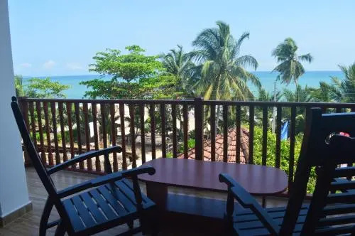 Shanika Beach Inn