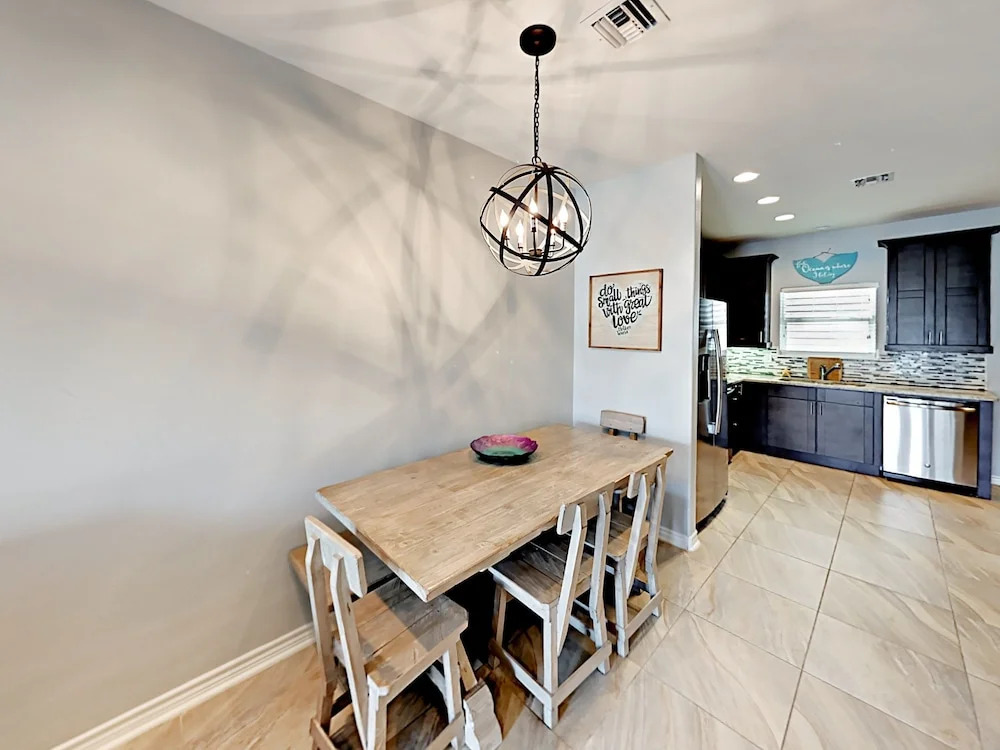 Walk To Beach 4br/3ba  - Port Aransas 4 Bedroom Townhouse