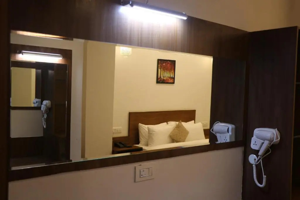 HOTEL KADAMB TREE