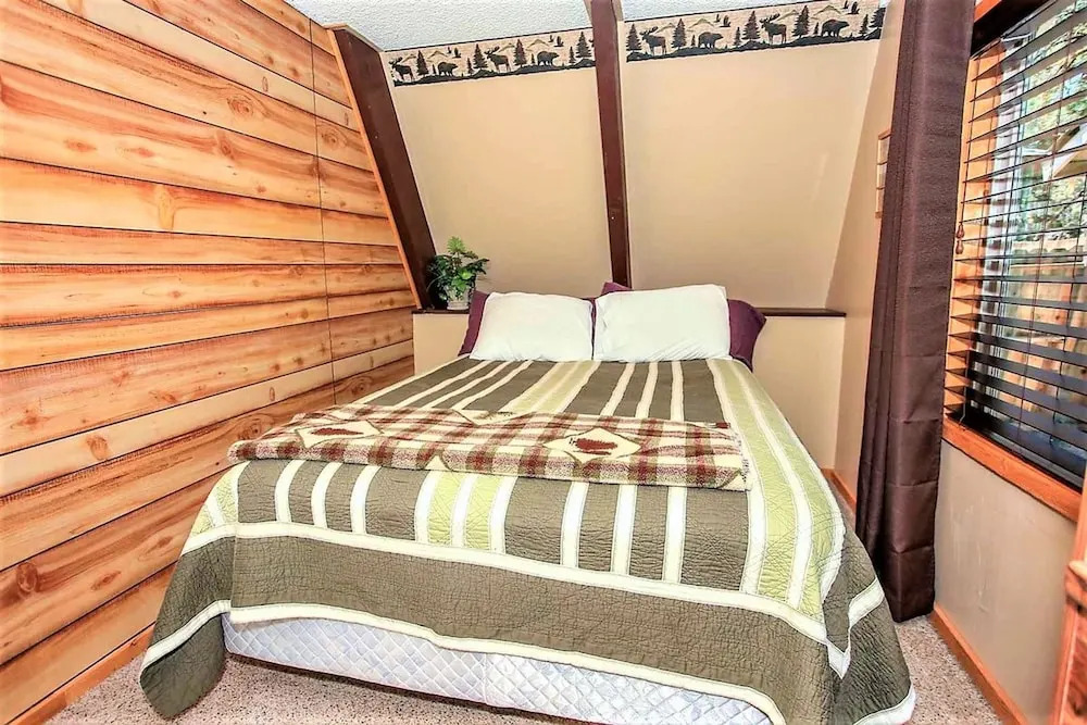 A Cabin Above-1761 by Big Bear Vacations