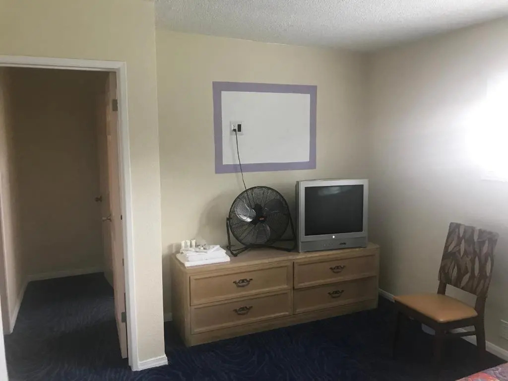 All 8 Motel