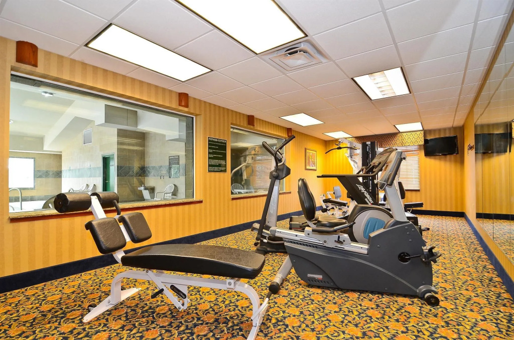 Executive Inn & Suites