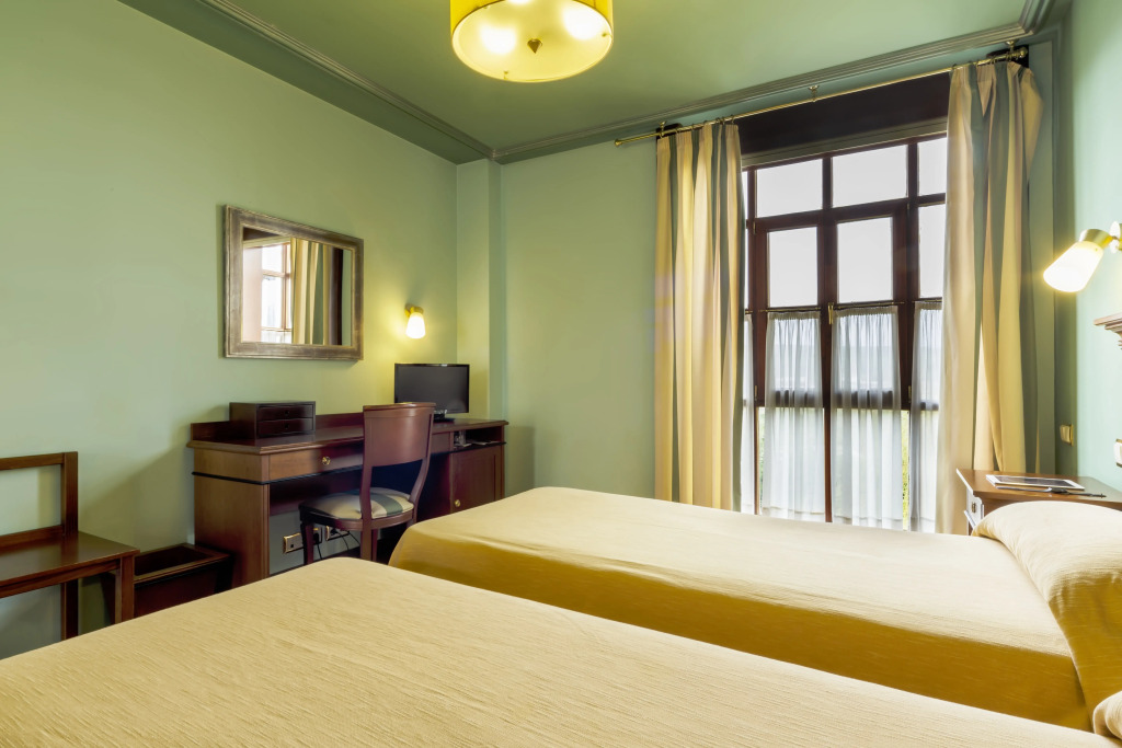 Hotel Azofra