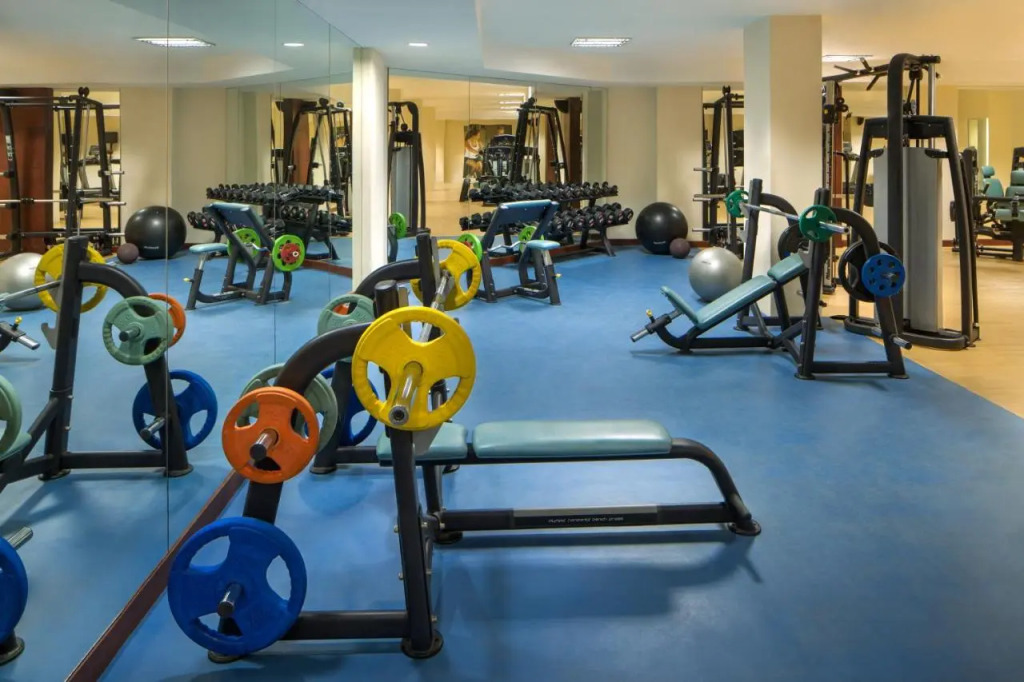 DLF Club 5