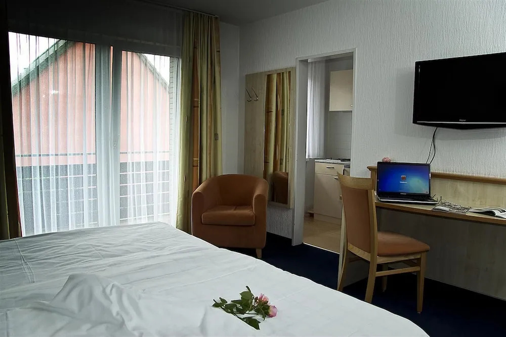 Airport Hotel Karsten