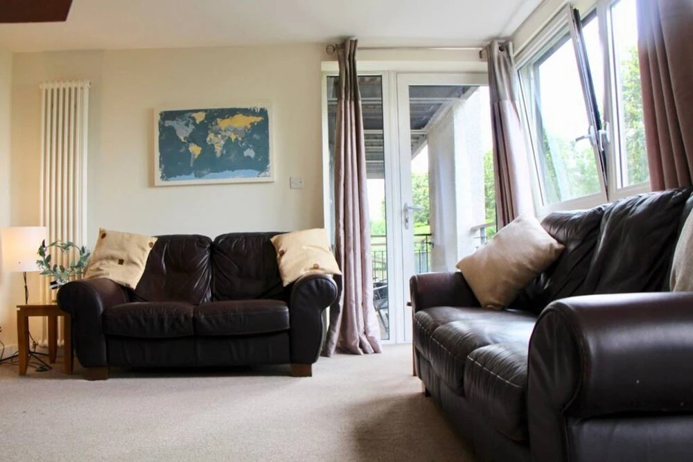 Spacious 2 Bedrooms Apartment in Strada Complex