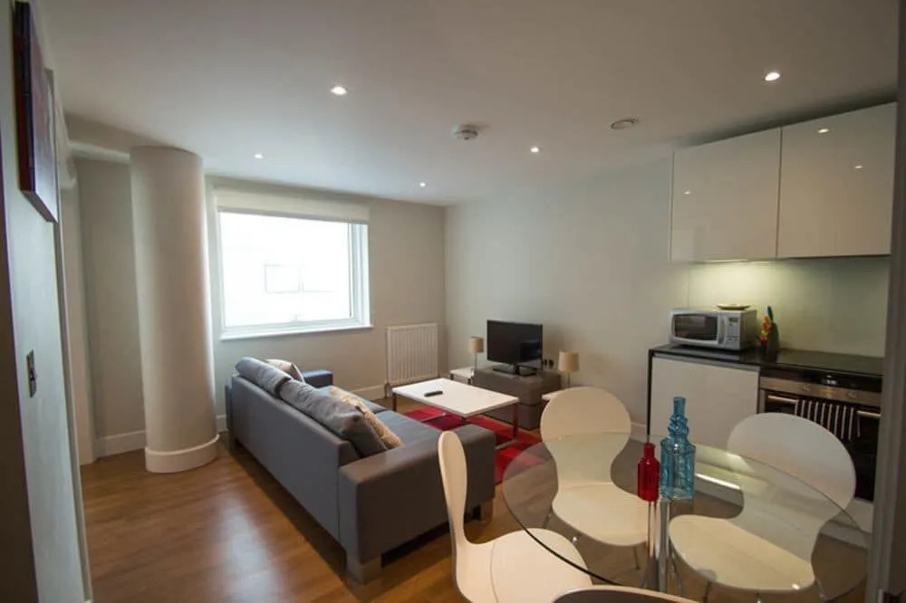 Saco Aldgate - One Commercial Street
