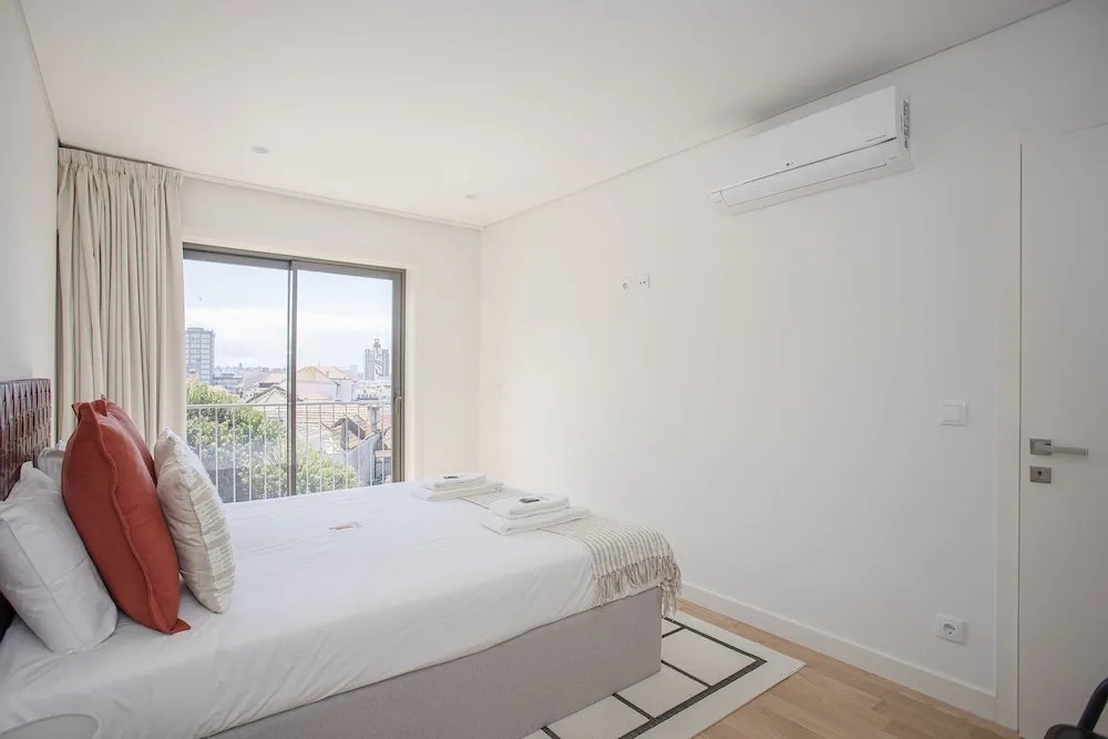Liiiving in Porto - City Design Apartments