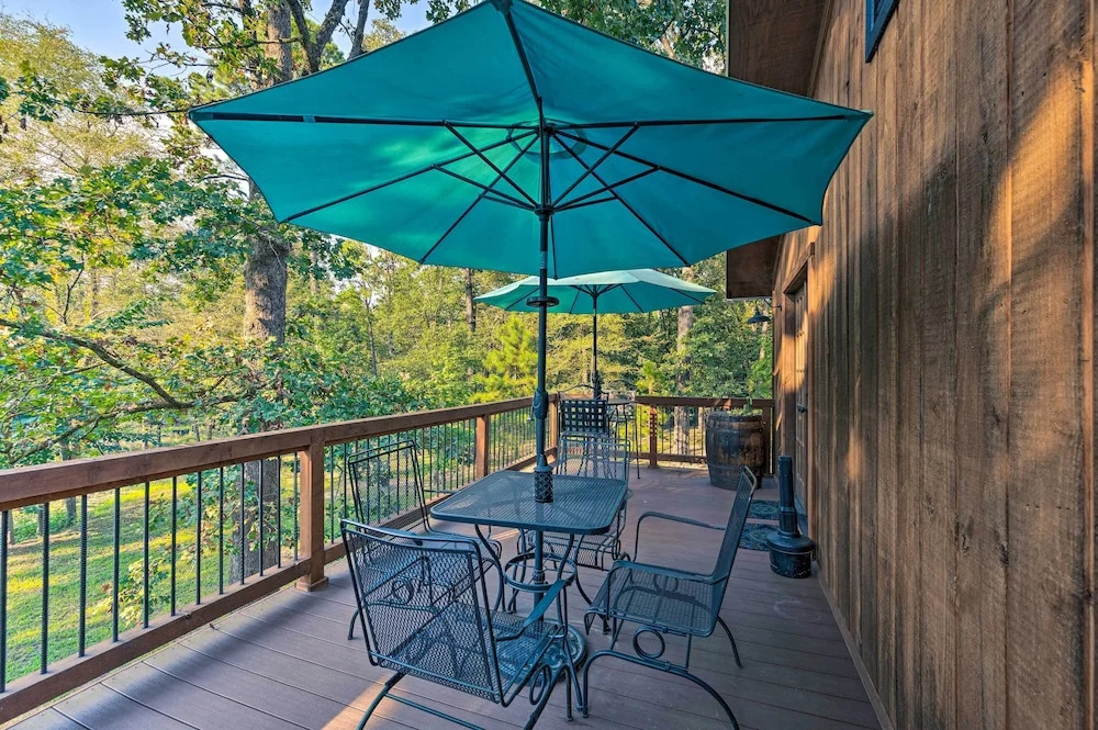 2 Mi to Choctaw Landing: 'western Daze' Cabin!