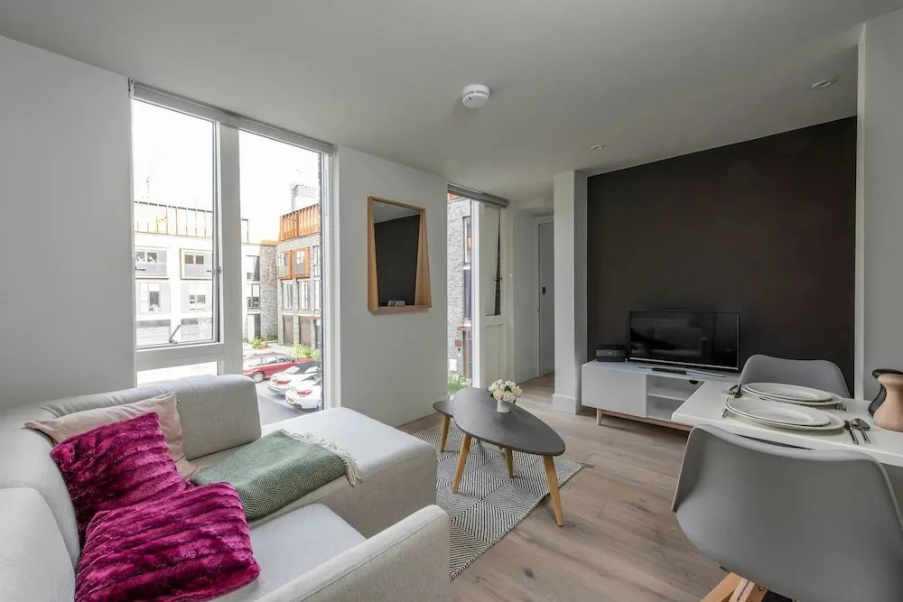 Modern 1BD Flat w/ Roof Top Access in Castlefield