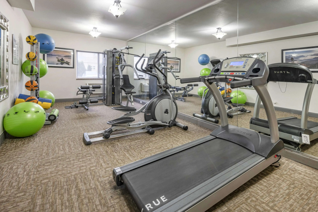 Best Western PLUS Peppertree Airport Inn