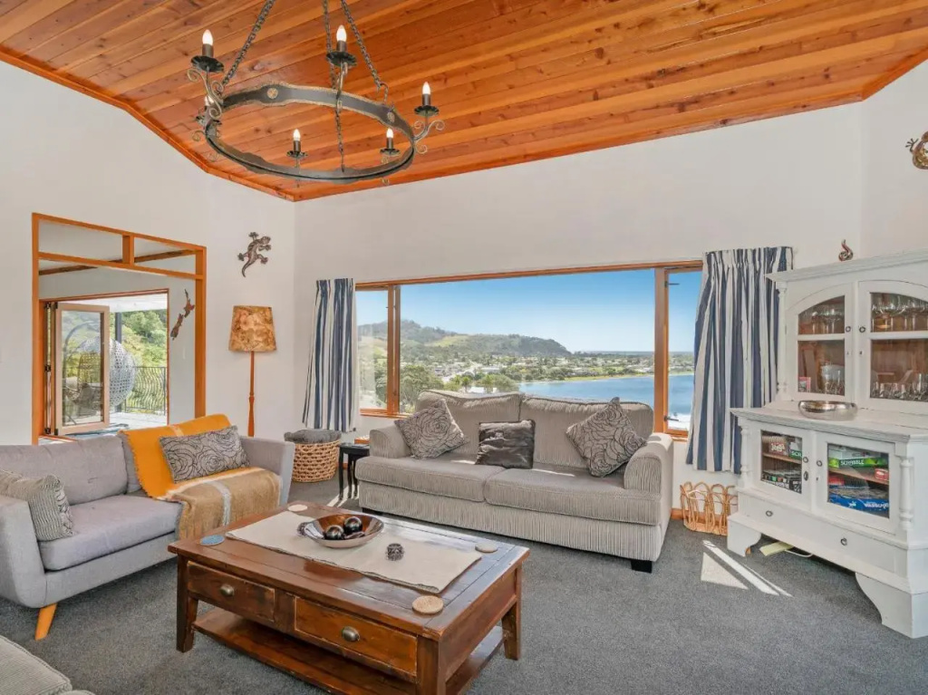 Cythera - Tairua Holiday Home