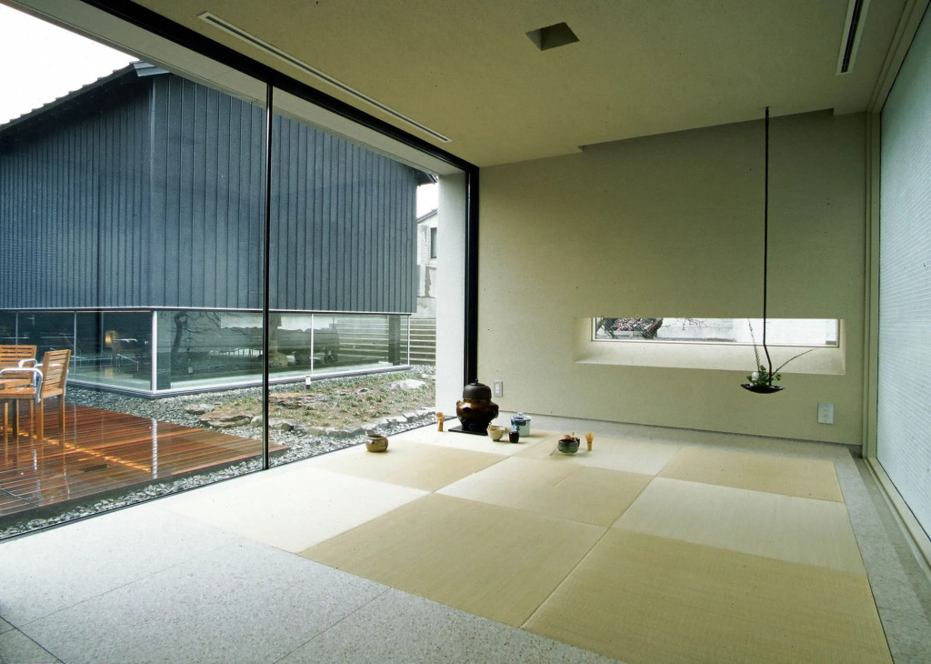 OTARU RETREAT KURAMURE by Onko Chishin