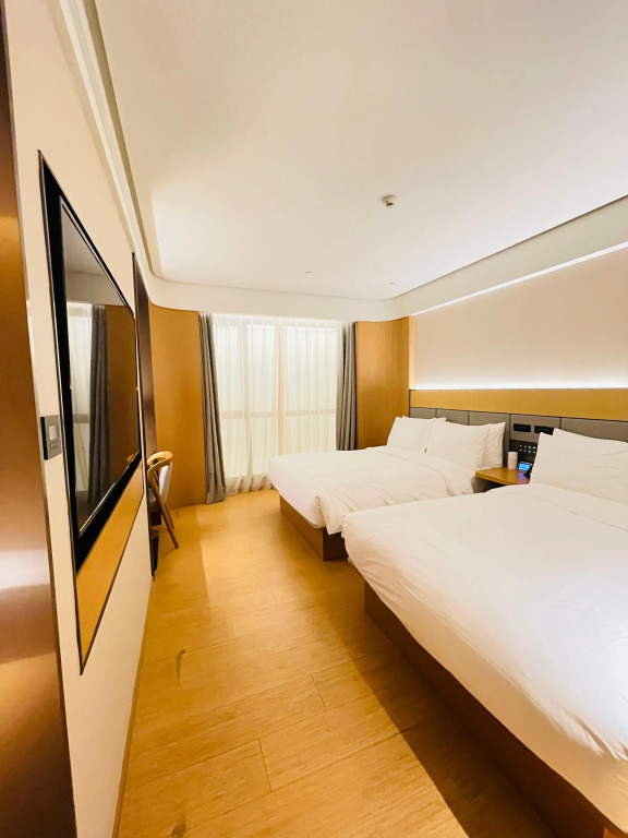 JI Hotel Shanghai Hongqiao Gubei Wealth Center