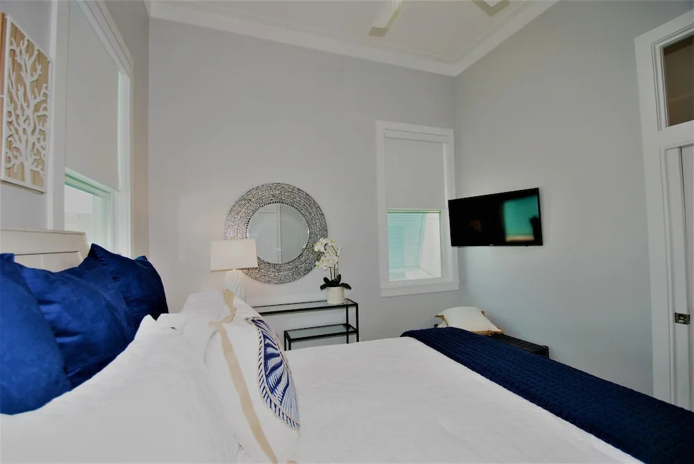 Seaglass Cottage - Private Home At The Shores 3 Bedroom Home by RedAwning