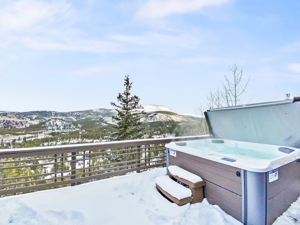 Mountain View Ski Lodge 5 Bedroom Townhouse