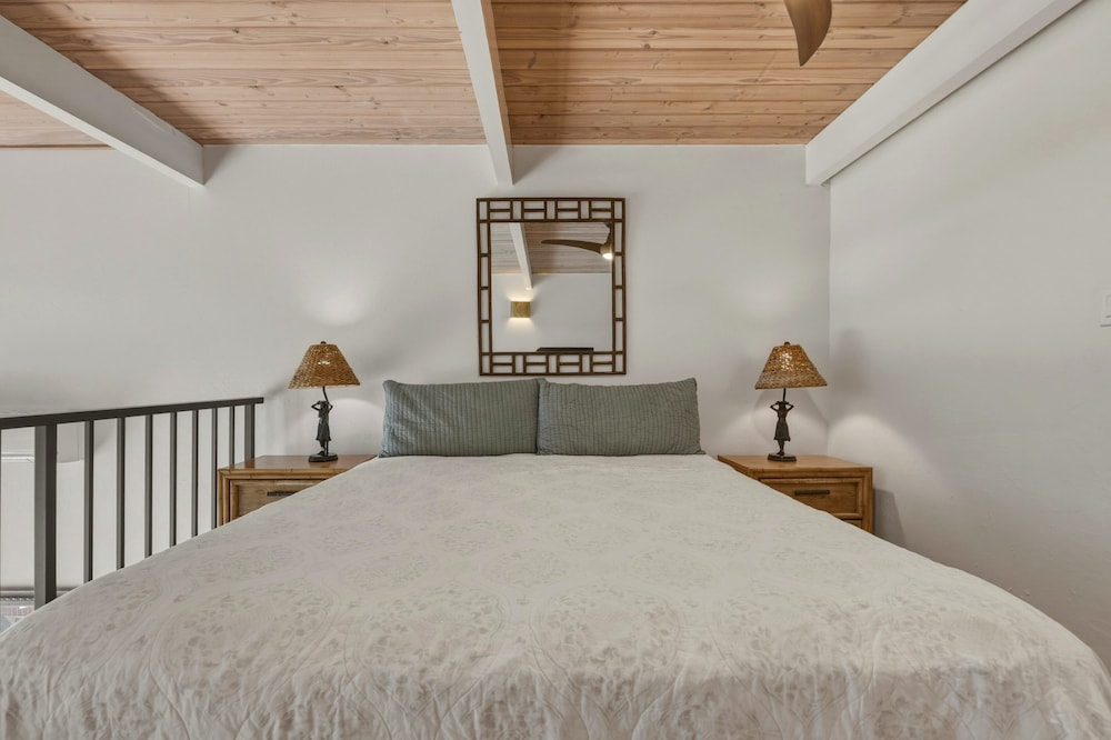 Oceanfront 2br Loft With Sunset Views - Unit C23 1 Bedroom Condo